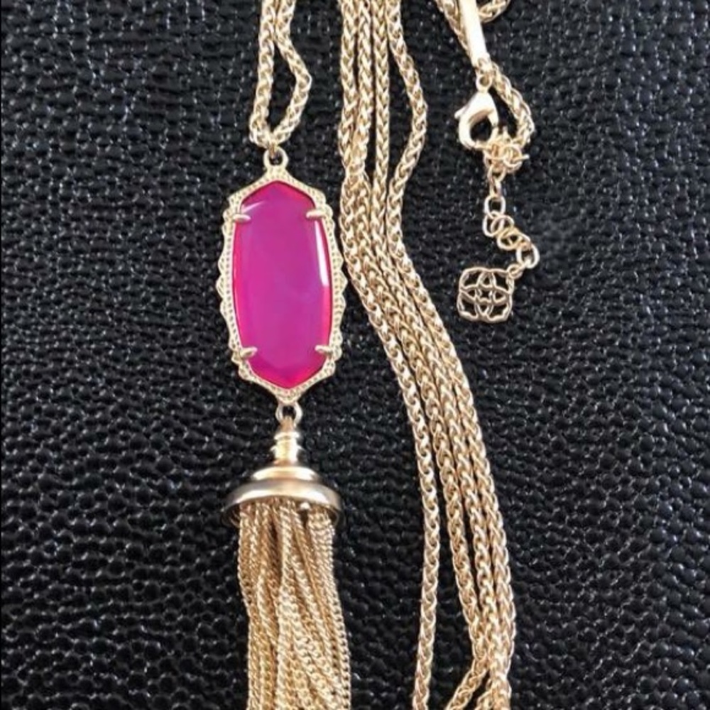 pink agate everly